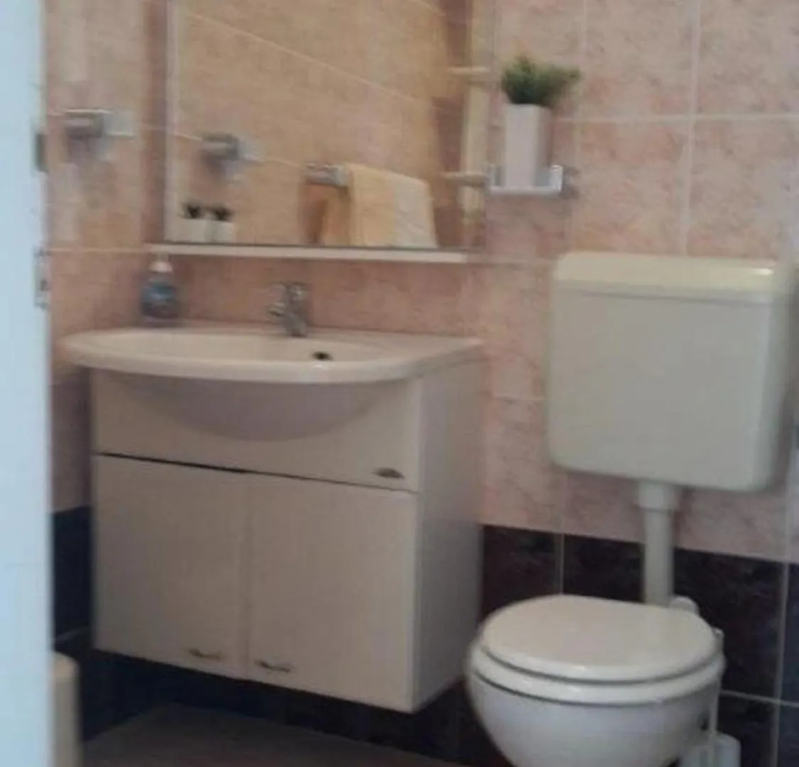 Appartement In Vinjerac Mit Grosser Terrasse